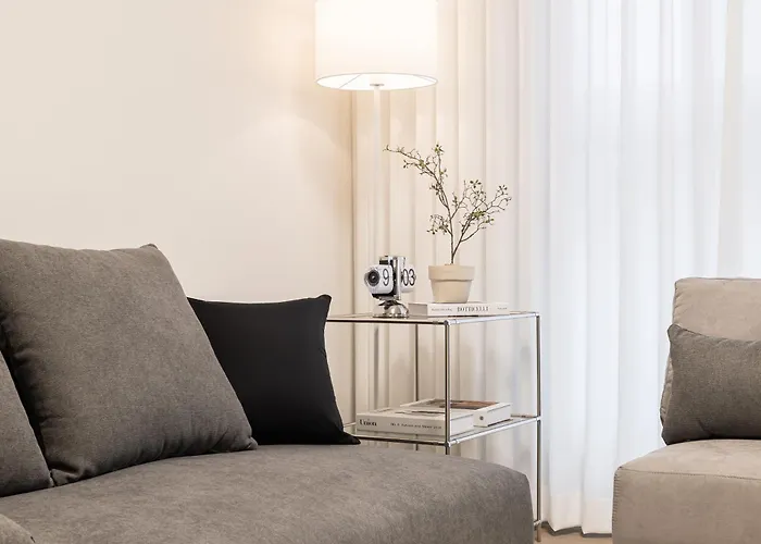 Stylish Modern Condo, 3 Bedrooms, 2 Bathrooms, 4 Air Conditioners, 65-inch Tv, Laundry Machine & Dryer Apartment Seoul